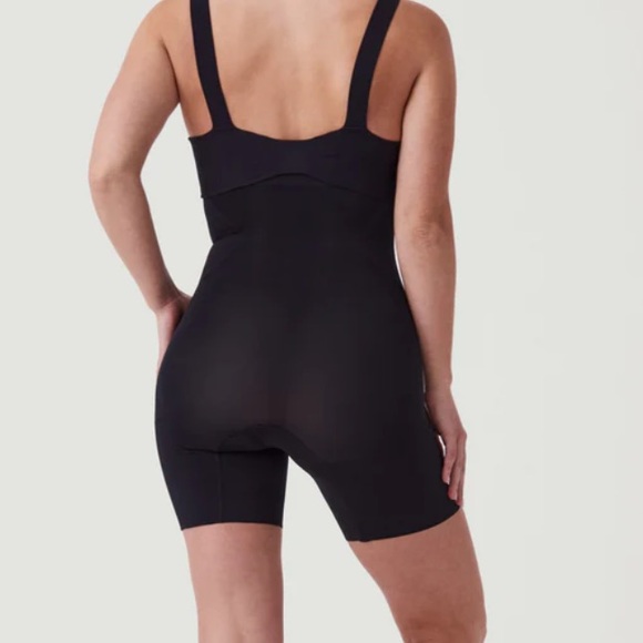 Spanx OnCore High Waist Mid Thigh Short XL Black - Picture 4 of 12